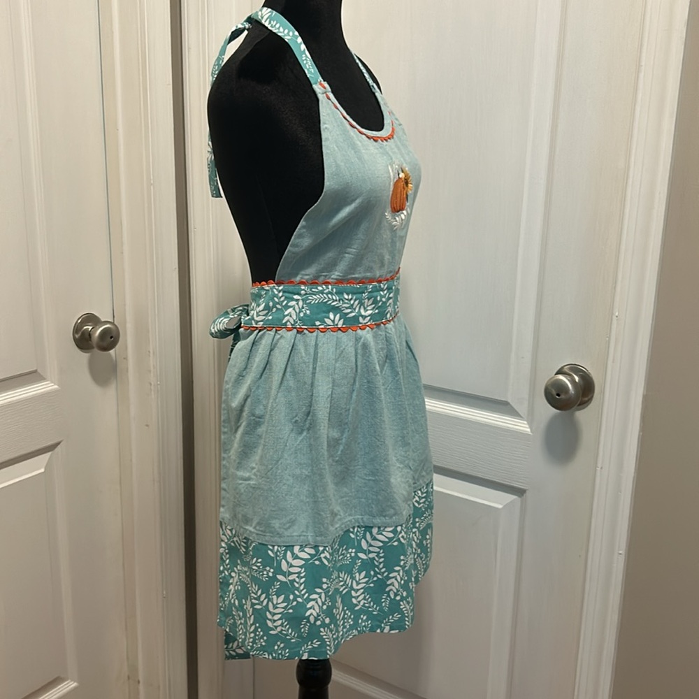 Adorable Cooking Apron - Picture 2 of 5